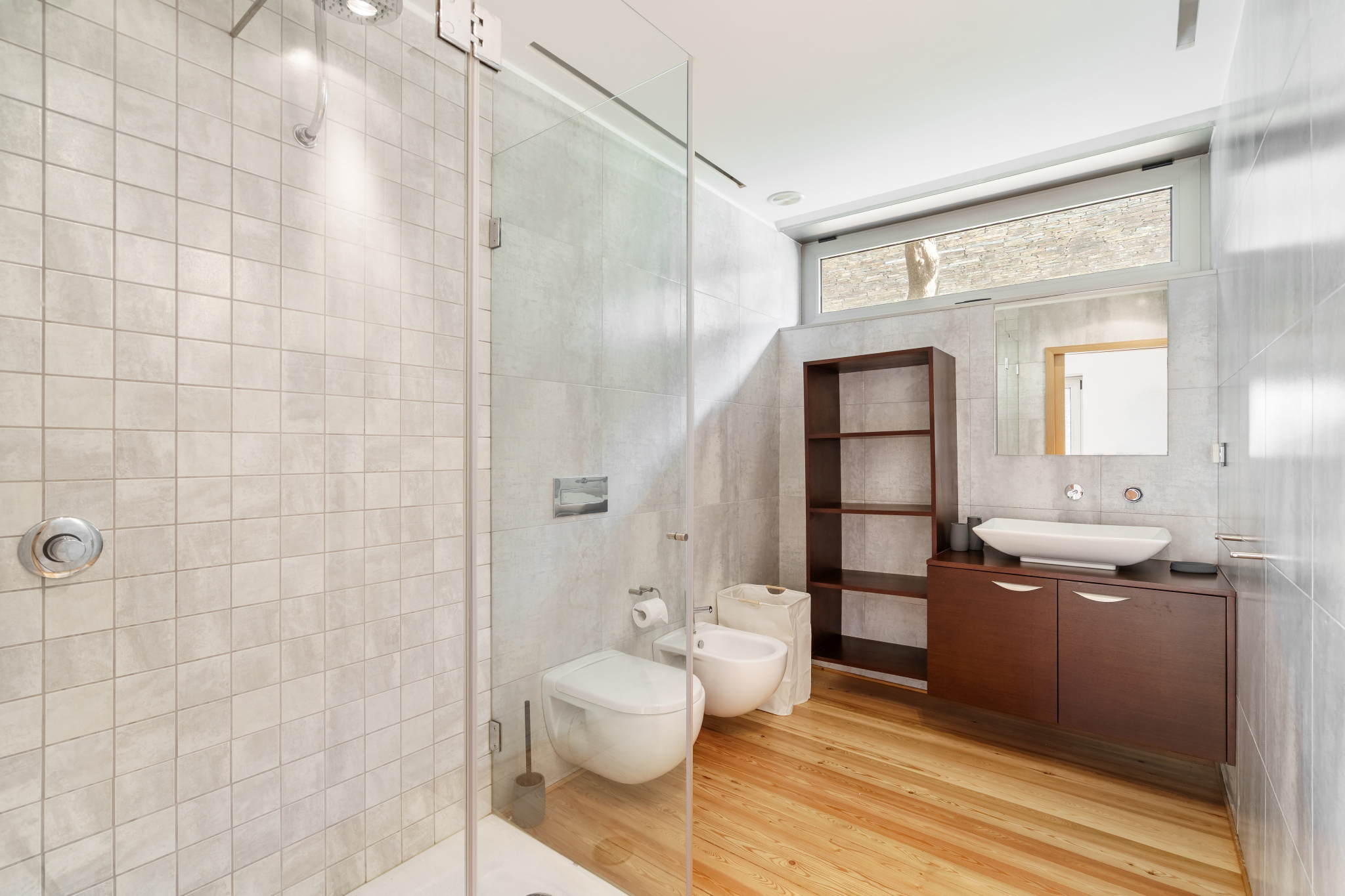 Pool Suite — ensuite with walk-in shower.